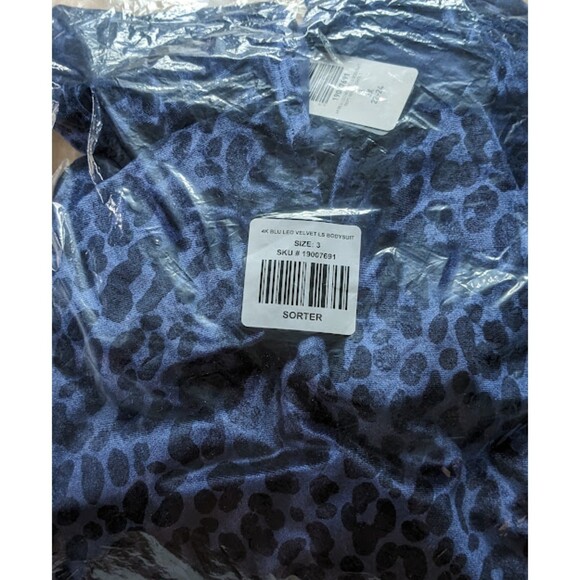 NWT Torrid 3X Blue Leopard Print Stretch Velvet V-Neck Long Sleeve Bodysuit - Picture 8 of 8